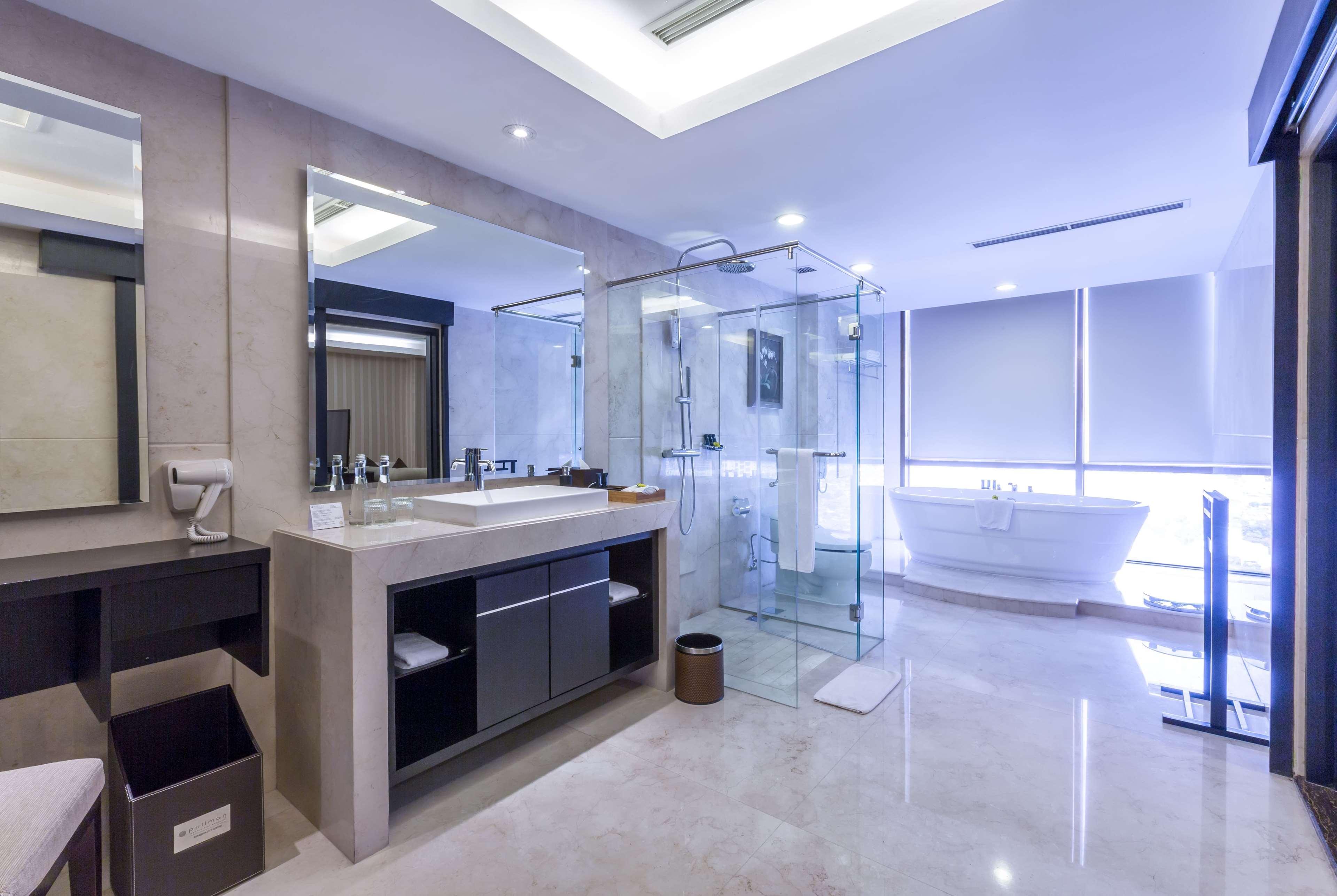 Wyndham Surabaya Exterior foto