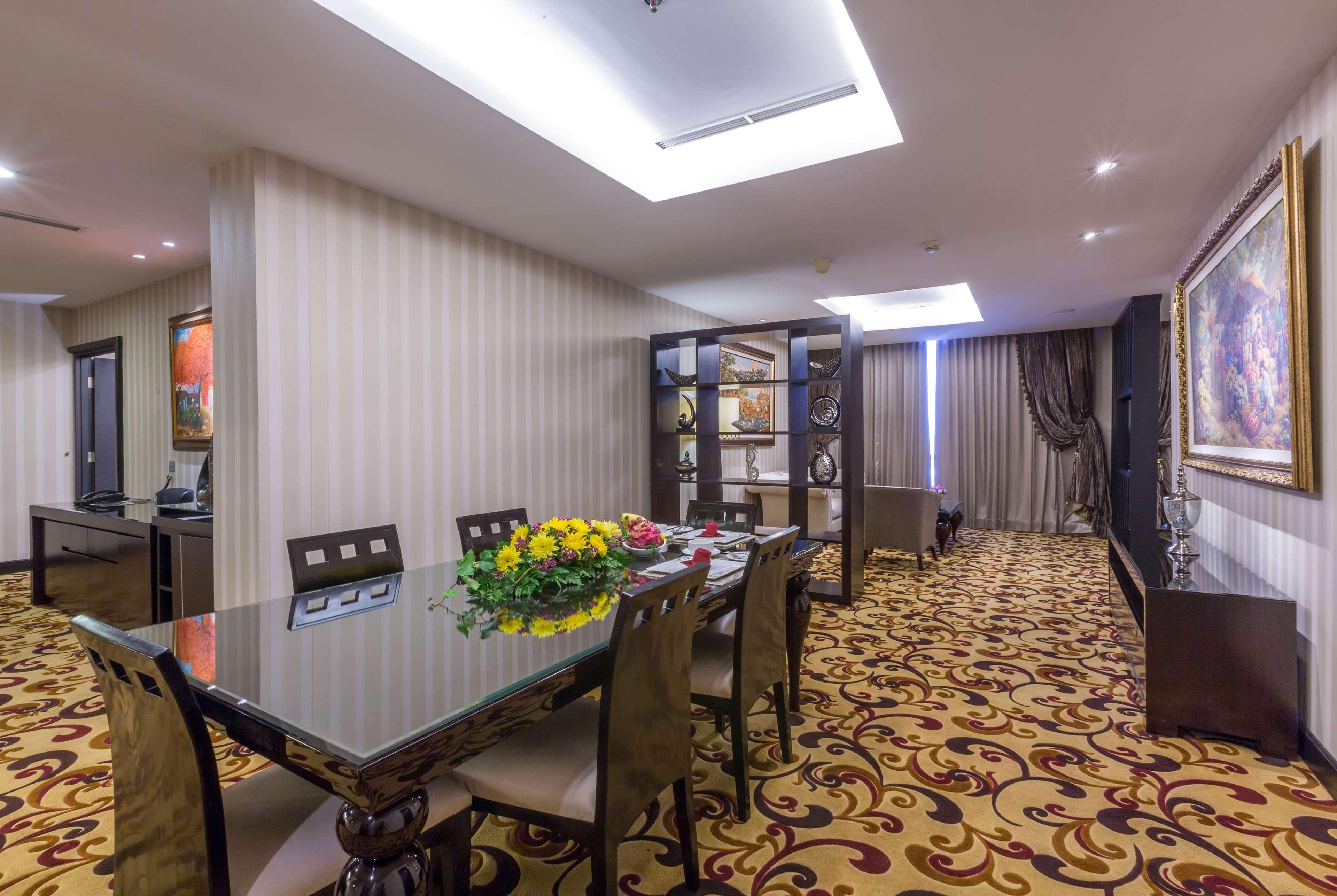 Wyndham Surabaya Exterior foto