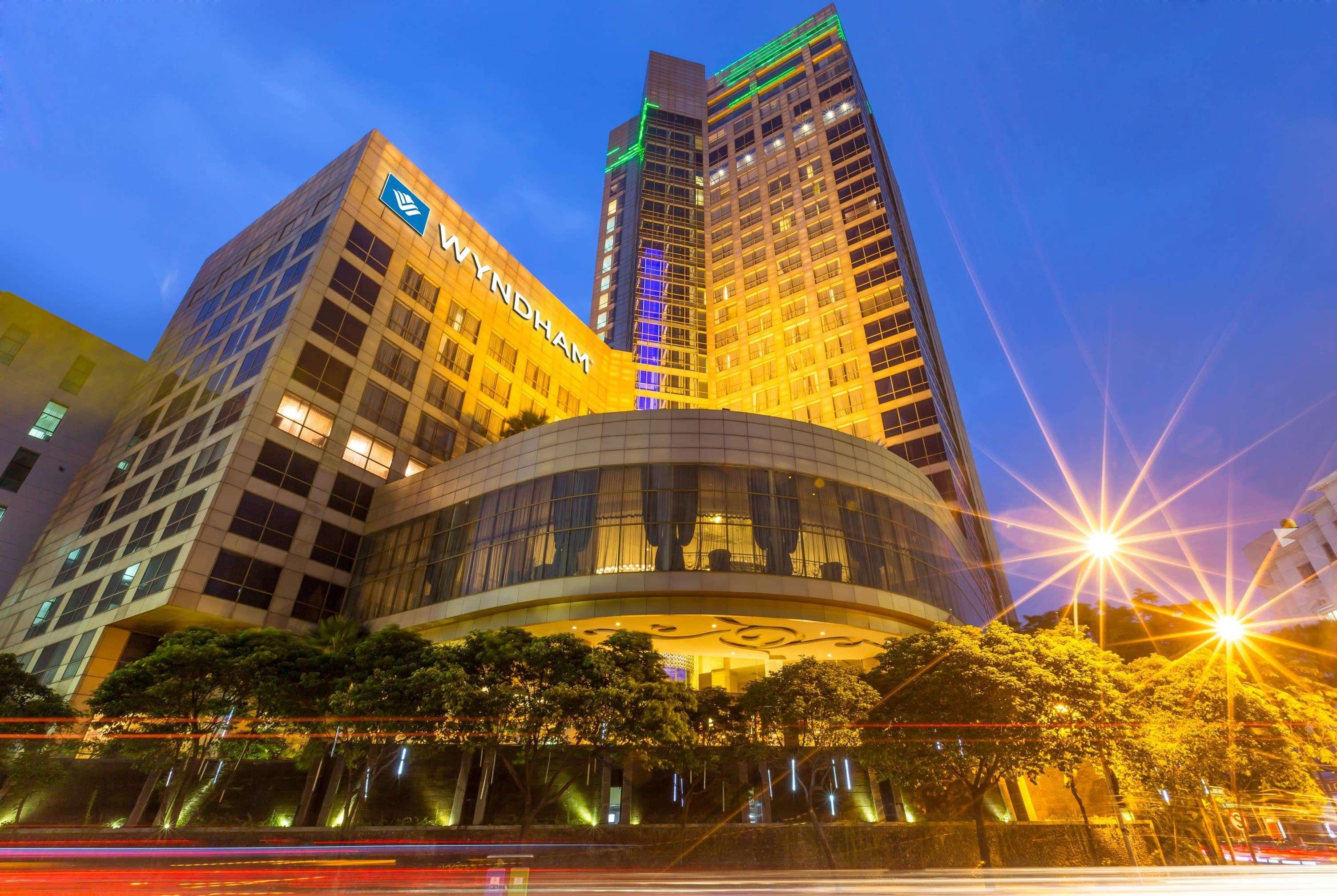 Wyndham Surabaya Exterior foto