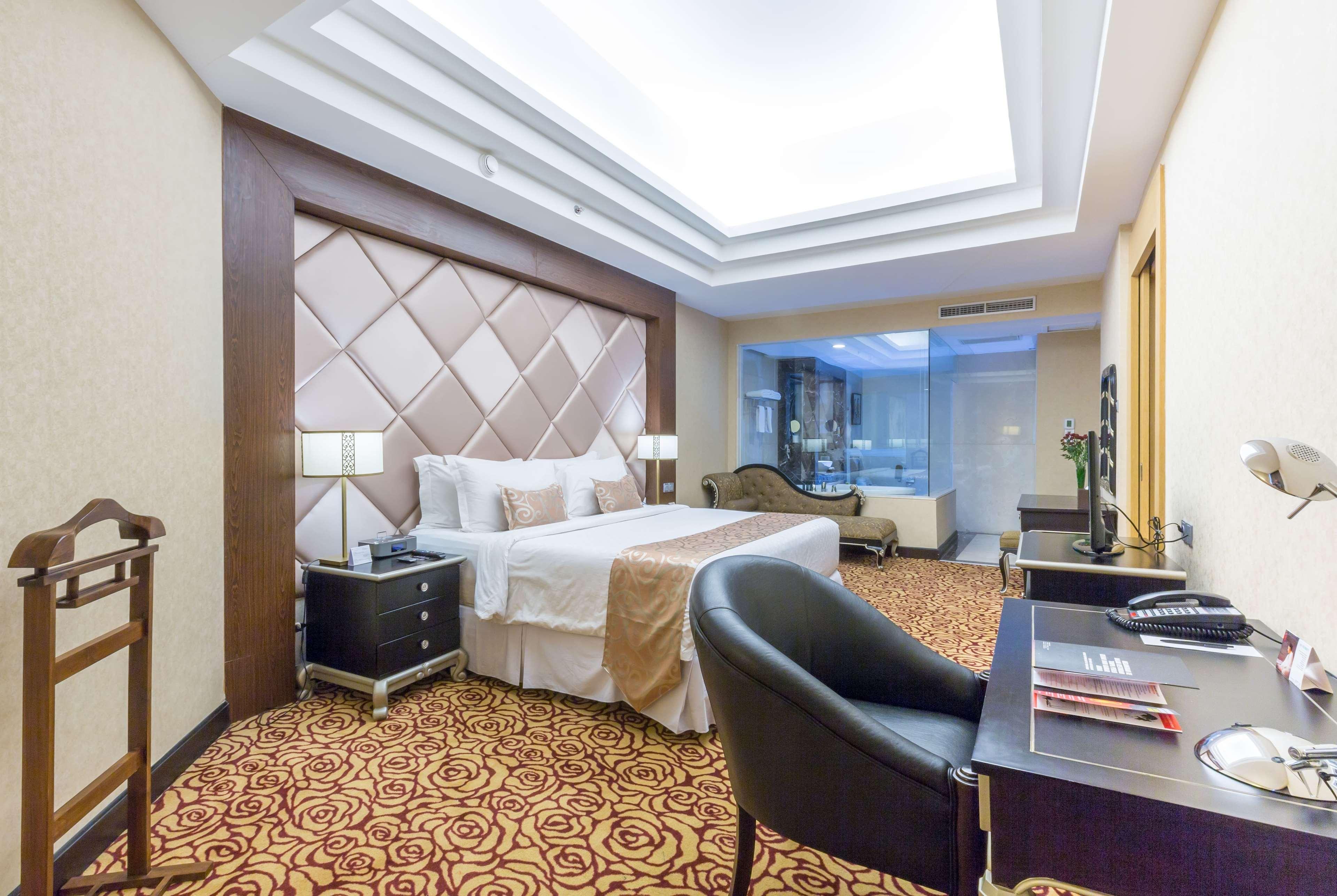 Wyndham Surabaya Exterior foto
