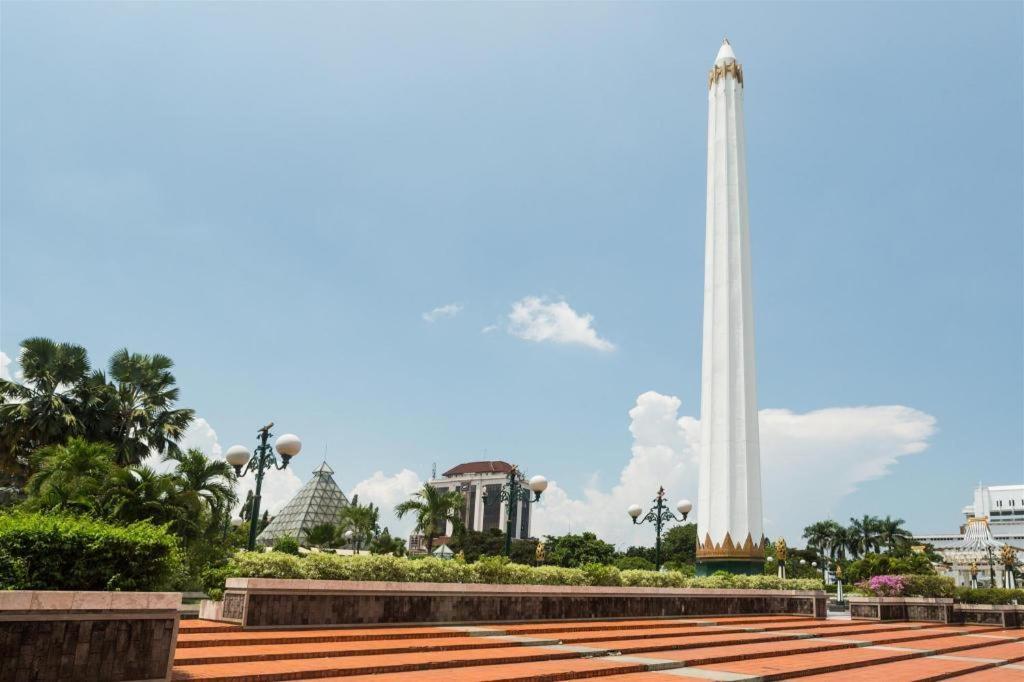 Wyndham Surabaya Exterior foto
