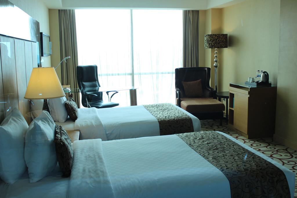 Wyndham Surabaya Exterior foto