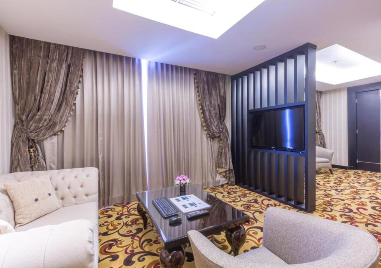 Wyndham Surabaya Exterior foto